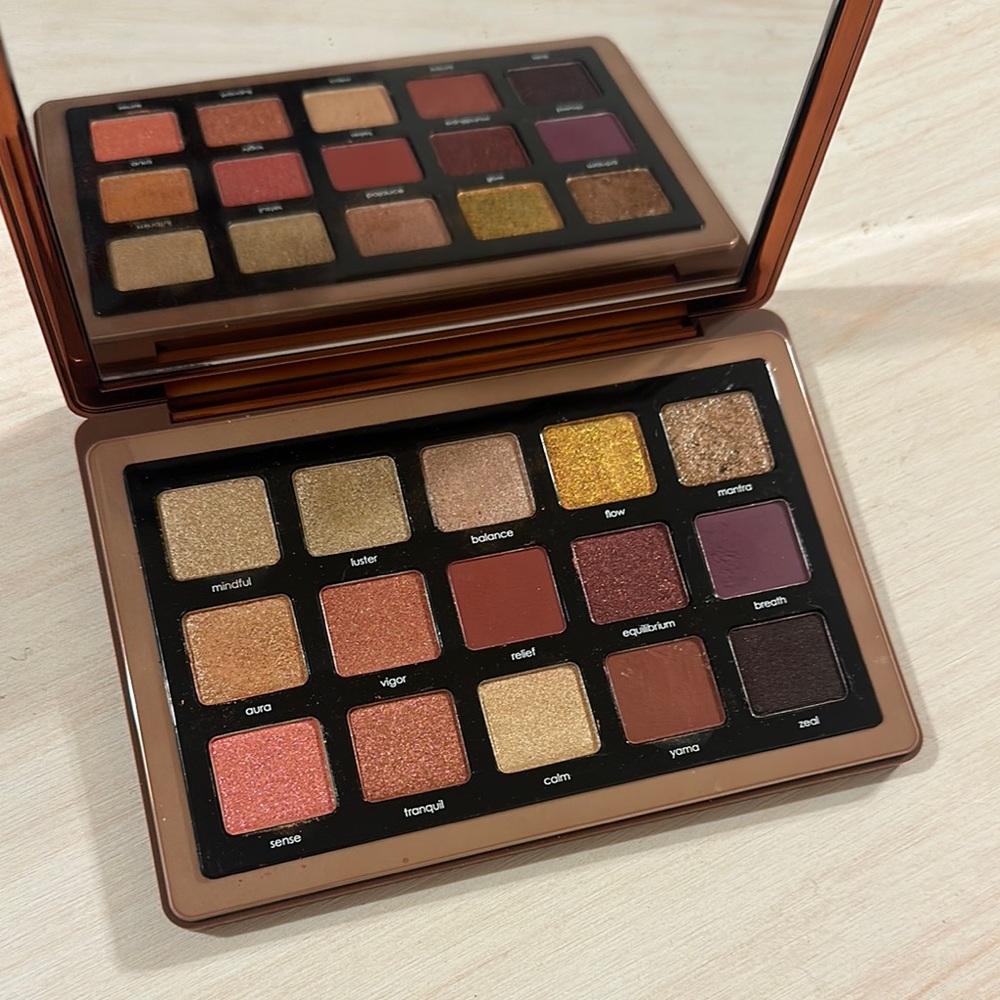Neutral & Warm Eyeshadow Palette - Mixed Metallic and Matte Shades